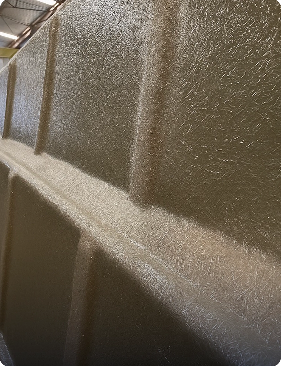 Laminação estrutural em piscina Granitada® Fiber