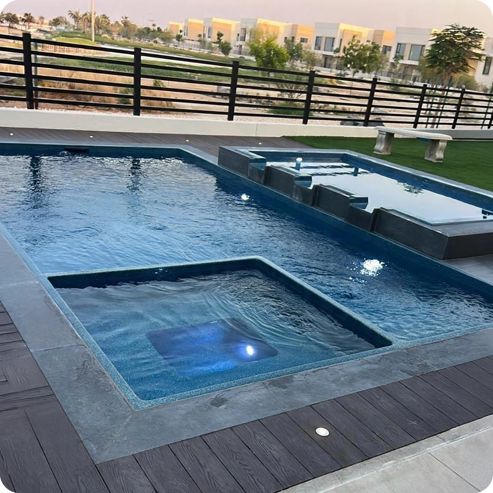 Piscina Fiber instalada em Dubai — calor extremo